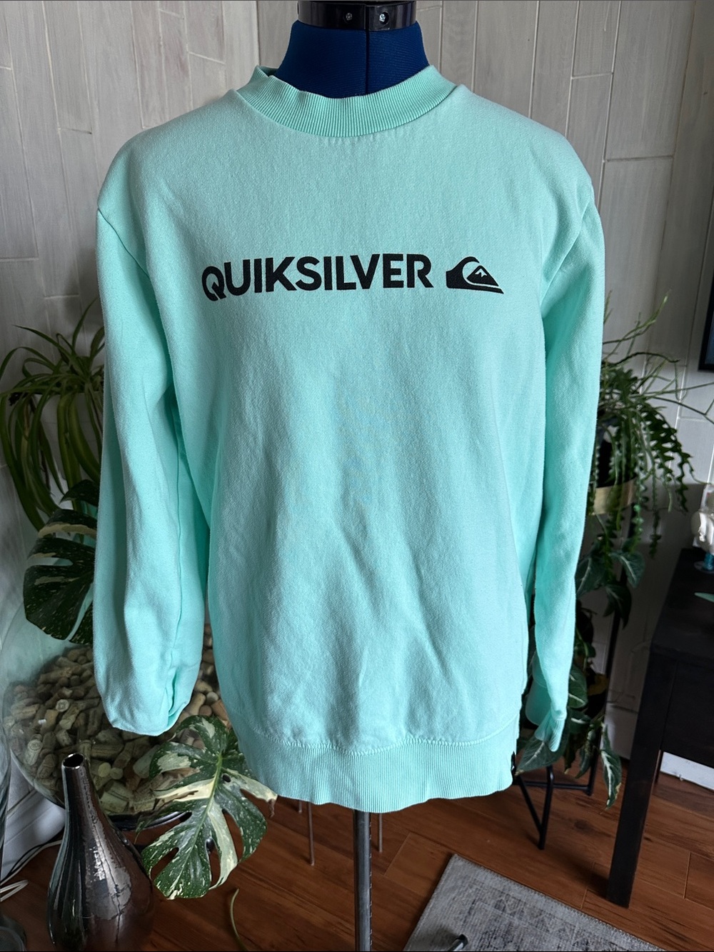 Quiksilver Men's Mint Green Crewneck Sweatshirt with Black Logo